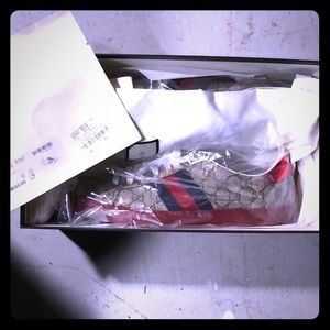 Gucci low’s supremes